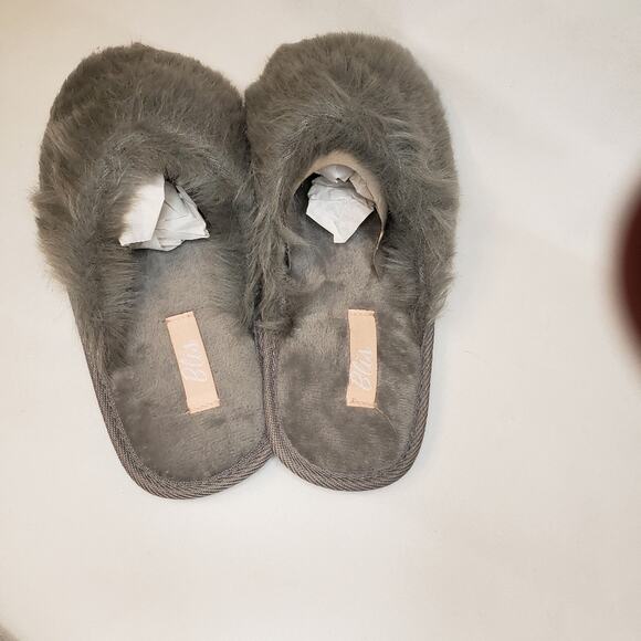 Blis Faux Fur Slippers NWT - Picture 9 of 9